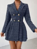 Abrigo Tweed Plisado con Doble Botonadura y Cuello Solapa