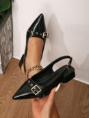 Sandalias Clásicas Negras de Cuero Charol con Hebilla