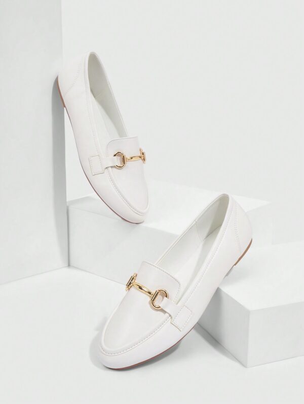 Mocasines de Mujer con Hebilla Metálica y Tacón Plano - Image 31