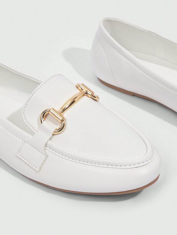Mocasines de Mujer con Hebilla Metálica y Tacón Plano - Image 33