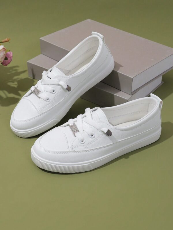 Zapatillas Deportivas Planas de Mujer con Detalles de Strass - Image 10