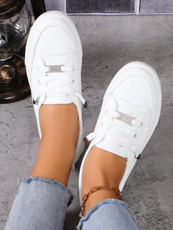 Zapatillas Deportivas Planas de Mujer con Detalles de Strass - Image 12
