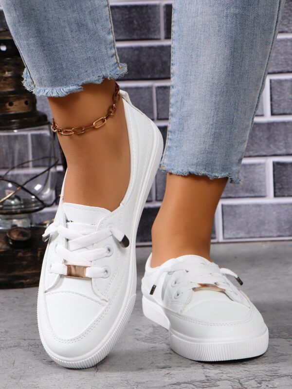 Zapatillas Deportivas Planas de Mujer con Detalles de Strass - Image 6