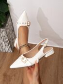 Sandalias Clásicas Negras de Cuero Charol con Hebilla