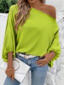 Blusa Asimétrica con Manga Murciélago y Hombro Descubierto