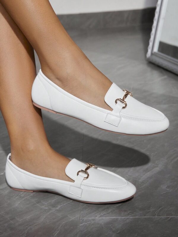 Mocasines de Mujer con Hebilla Metálica y Tacón Plano - Image 29