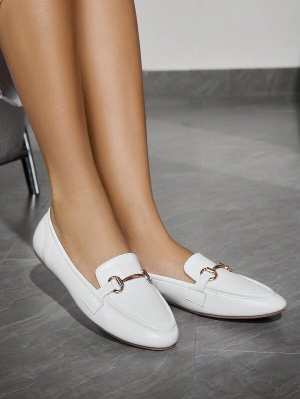 Mocasines de Mujer con Hebilla Metálica y Tacón Plano - Image 35