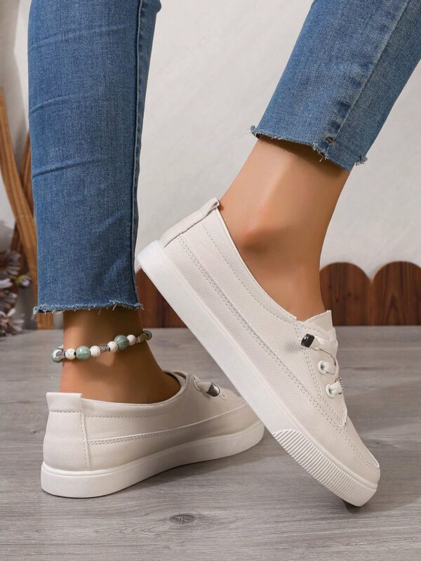 Zapatillas Deportivas Planas de Mujer con Detalles de Strass - Image 33