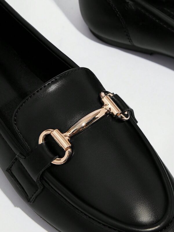 Mocasines de Mujer con Hebilla Metálica y Tacón Plano - Image 13