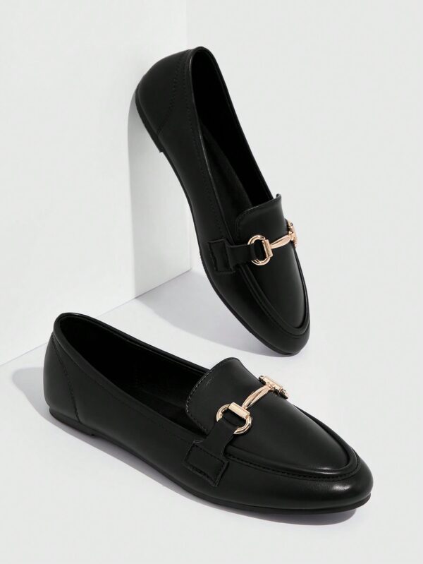 Mocasines de Mujer con Hebilla Metálica y Tacón Plano - Image 12