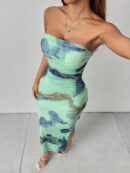 Vestido Strapless Elegante Con Abertura Lateral y Diseño de Malla