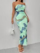 Vestido Strapless Elegante Con Abertura Lateral y Diseño de Malla