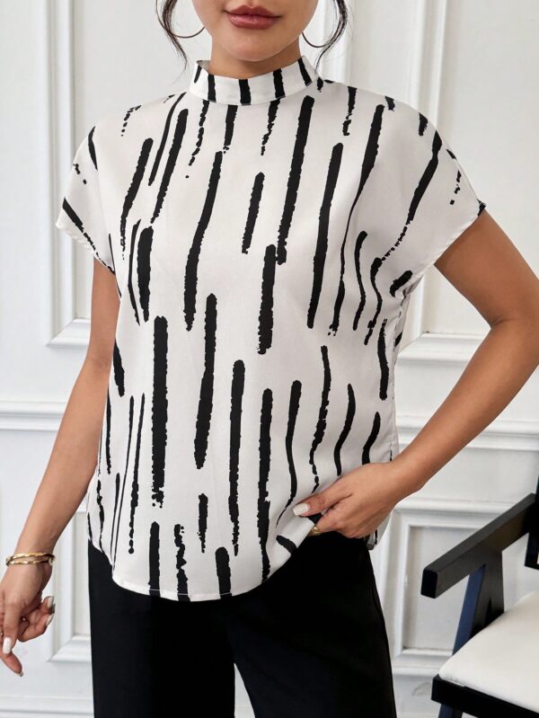 Blusa Verano Estampada con Cuello Mao y Mangas Cortas - Image 17