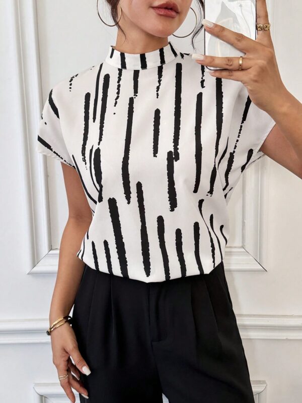 Blusa Verano Estampada con Cuello Mao y Mangas Cortas - Image 21