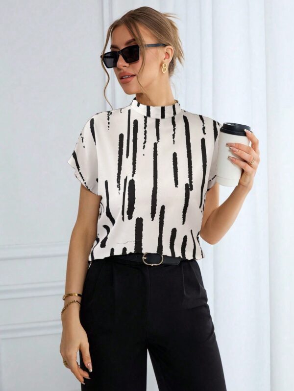 Blusa Verano Estampada con Cuello Mao y Mangas Cortas - Image 15