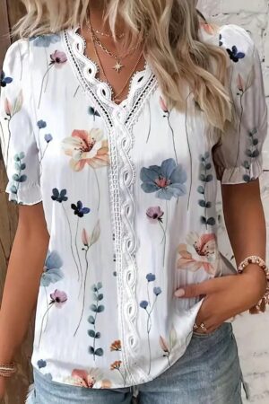 Blusa Boho Floral con Encaje Contraste y Mangas Puff