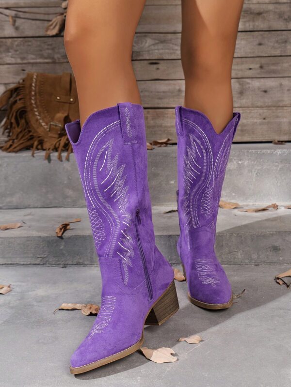 Botas de Tacón Cuña Bordadas con Cierre Lateral - Image 7