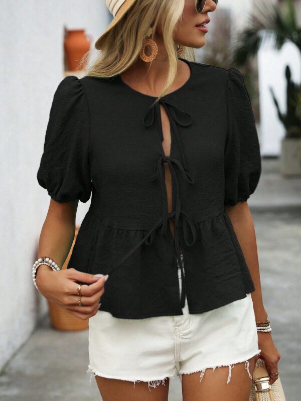 Blusa Casual de Cuello Redondo con Volantes y Manga Corta - Image 6