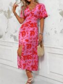 Vestido Largo Elegante de Estampado Tropical con Escote en V y Volantes
