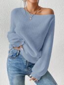 Sweater de Cuello Asimétrico en Punto Cafí Solido