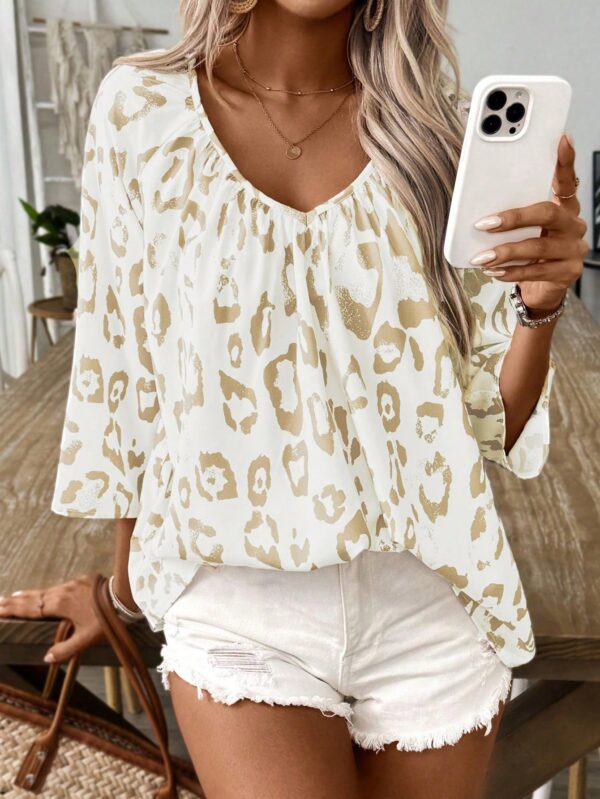 Blusa Bohemia con Cuello V y 3/4 de Manga - Image 3