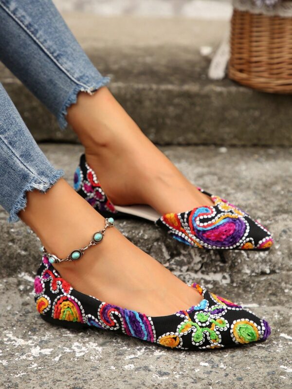 Zapatos de Mujer Planos con Detalles Calados, Cómodos y Antideslizantes - Image 29