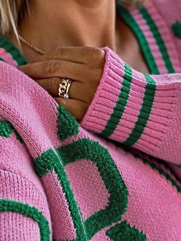 Sweater Tejido de Otoño/Invierno con Cuello en V y Botones - Image 3