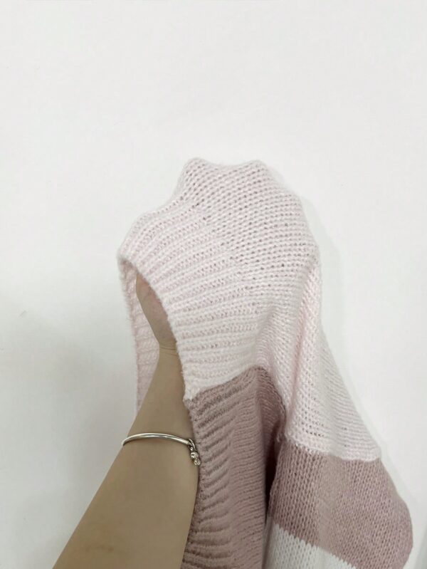 Cardigan Largo con Hombros Caídos y Diseño Colorblock - Image 80