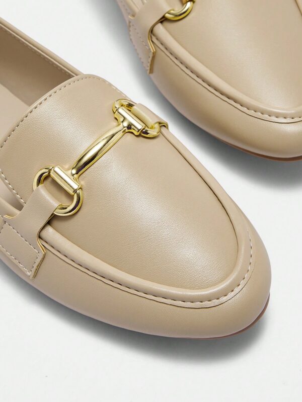 Mocasines de Mujer con Hebilla Metálica y Tacón Plano - Image 7