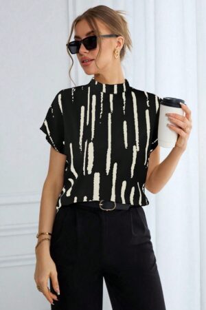 Blusa Verano Estampada con Cuello Mao y Mangas Cortas