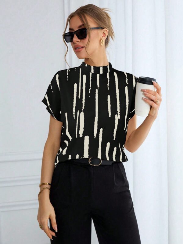 Blusa Verano Estampada con Cuello Mao y Mangas Cortas
