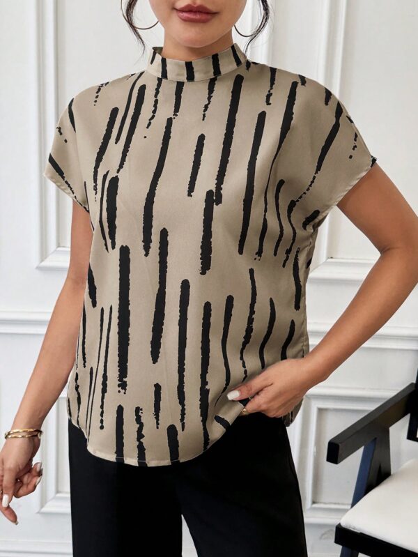 Blusa Verano Estampada con Cuello Mao y Mangas Cortas - Image 14