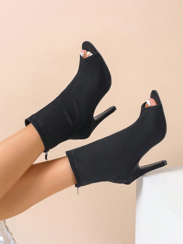 Botines de Ante con Tacón Stiletto y Cierre Trasero - Image 4