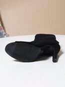Botines de Ante con Tacón Stiletto y Cierre Trasero