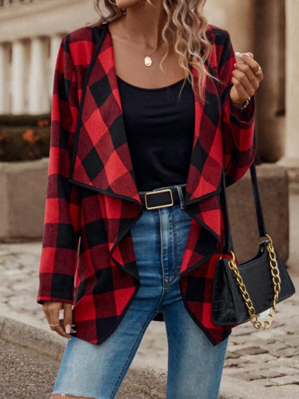 Abrigo de Tweed con Cuello Cascada y Dobladillo Asimétrico - Image 12