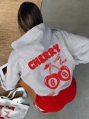 Buzo Casual con Estampado de Cerezas y Letras, Manga Larga