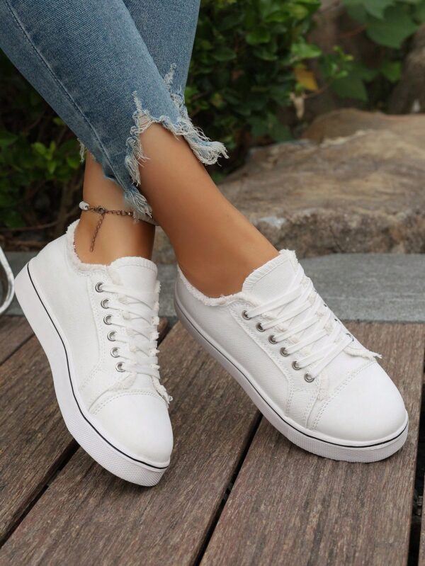 Zapatillas Casual de Lona con Punta Redonda y Detalles de Peluche - Image 2