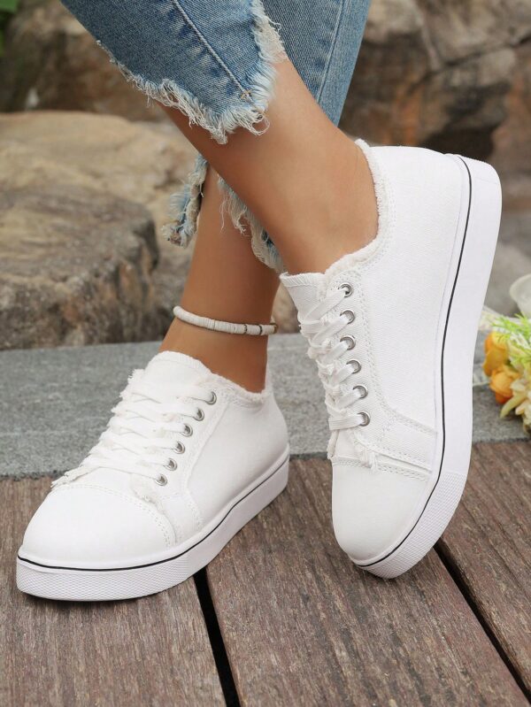Zapatillas Casual de Lona con Punta Redonda y Detalles de Peluche - Image 4