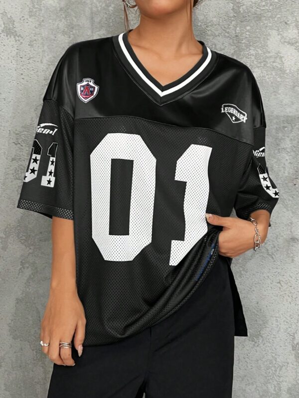 Camiseta Deportiva de Malla con Estampado de Números y Letras - Image 14
