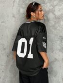 Camiseta Deportiva de Malla con Estampado de Números y Letras