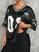 Camiseta Deportiva de Malla con Estampado de Números y Letras