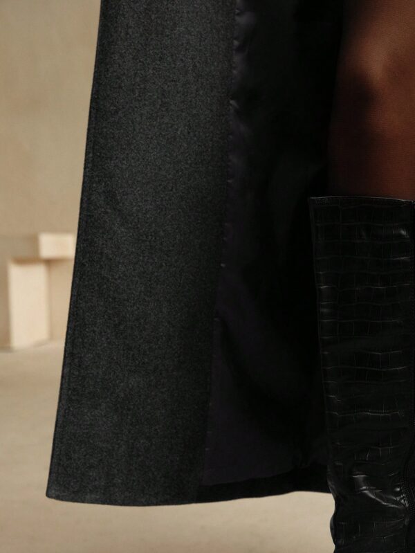 Abrigo Gris Midi con Cintura Ajustable y Solapa Muesca - Image 8