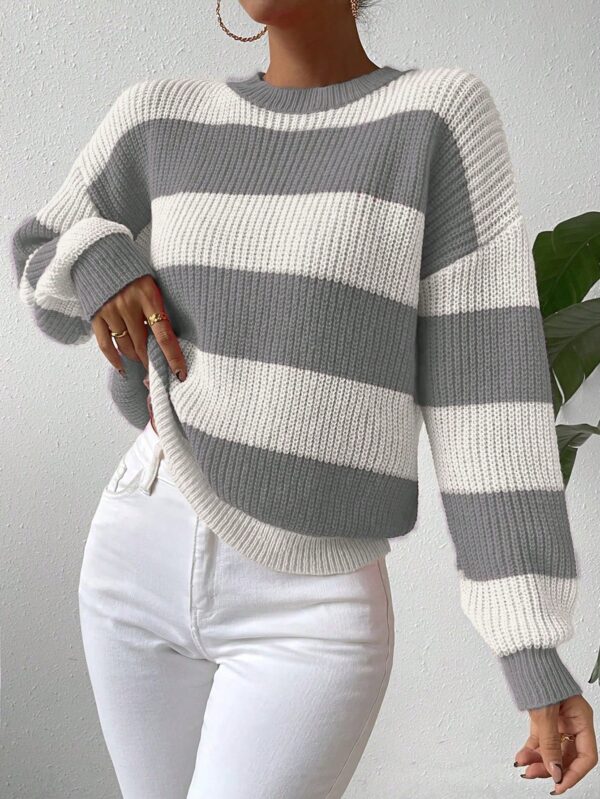 Sweater a Rayas Colorido con Hombros Caídos - Image 18