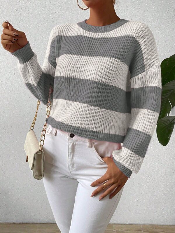 Sweater a Rayas Colorido con Hombros Caídos - Image 21