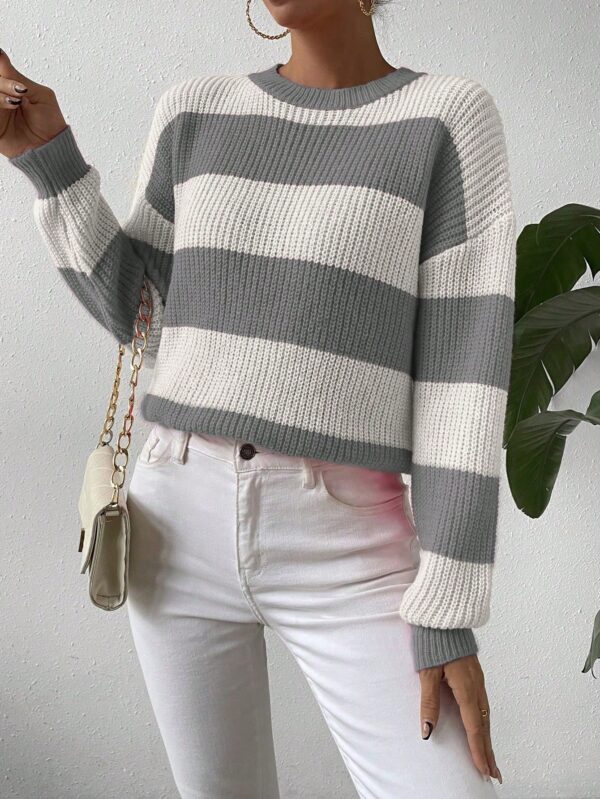 Sweater a Rayas Colorido con Hombros Caídos - Image 22