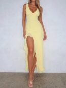 Vestido de Verano con Escote V, Detalles Fruncidos y Abertura