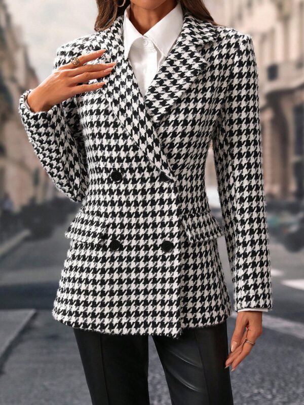 Blazer Elegante con Doble Botonadura y Estampado Pata de Gallo - Image 4