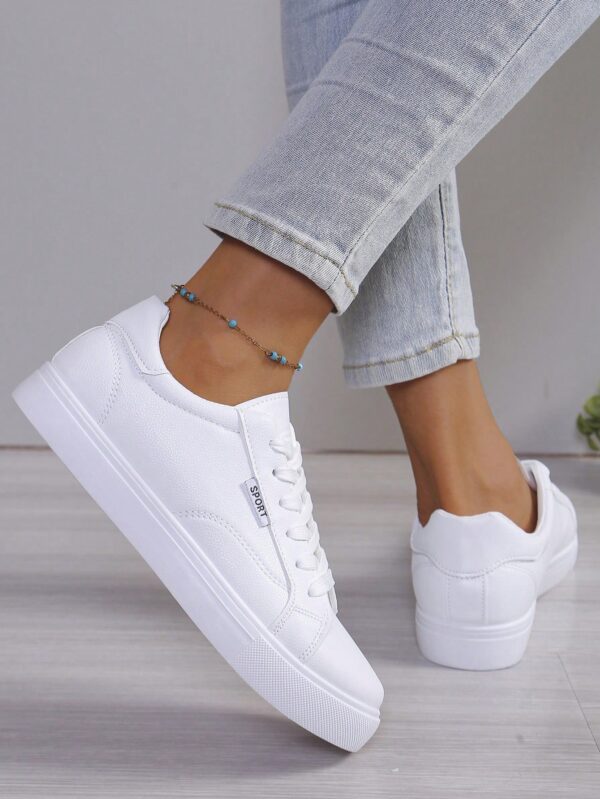 Zapatillas Deportivas Casuales para Mujer en Blanco, PU Cuero - Image 2
