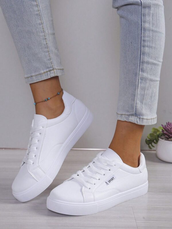 Zapatillas Deportivas Casuales para Mujer en Blanco, PU Cuero - Image 4