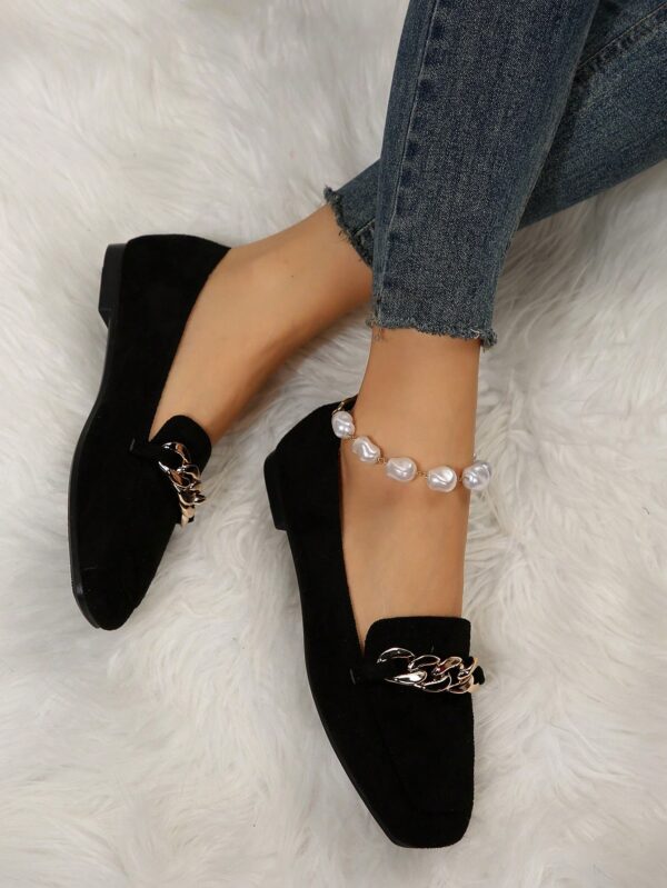 Mocasines Planos de Punta Cuadrada con Cadena Metálica para Mujer - Image 8
